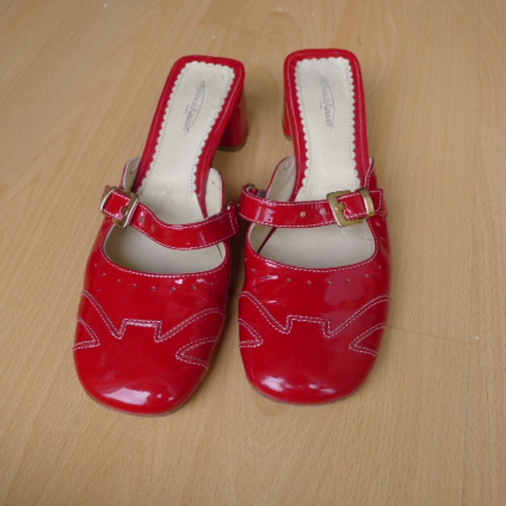 Stephane de Raucourt red patent leather sandals